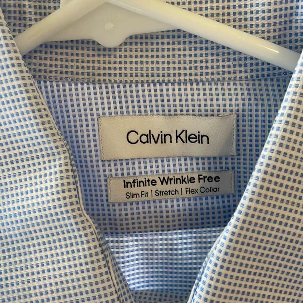 Men’s Calvin Klein shirt wrinkle free. Size medium 34/35.